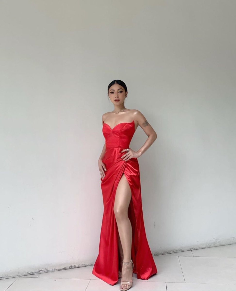 OfficialWLJDHK's tweet photo. Lady in red 🔥 NadineLustre in red hot custom @boomsason for tonights @centurytunasuperbods grand finals night  @jellyeugenio @paulnebreshair @styledbyjoannagarcia @bettinabanez @janisfinejewelry88 

©joannagee https://t.co/F43Q7f0X30