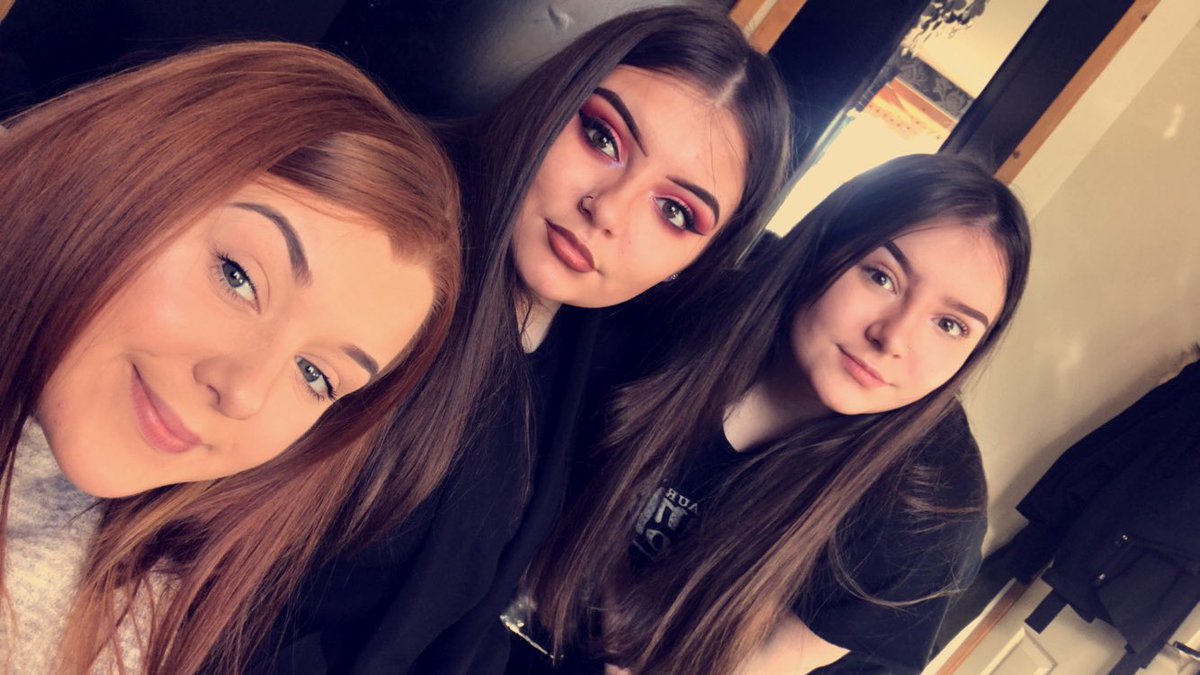 ambernisbet_'s tweet photo. @_natashaburns happy birthday sweetness, hope you have the best day! Love you with all my heart lil cuz💗💗 https://t.co/vZbB5AS8SQ