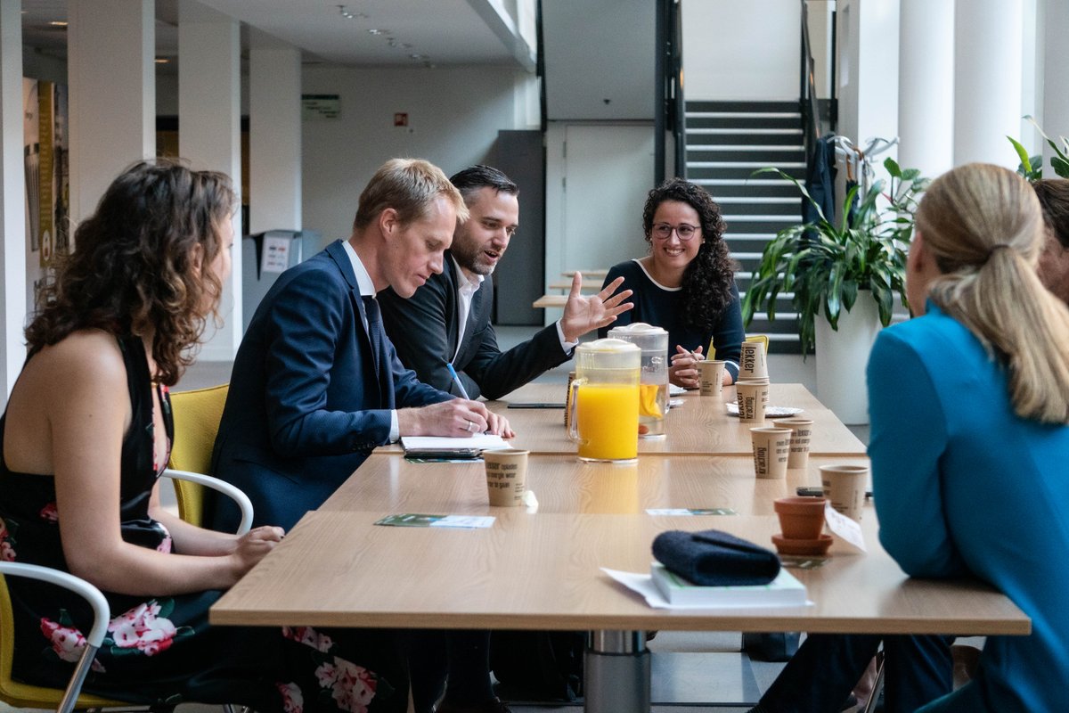 minlvvn's tweet photo. Prinsjesdag 2020 begint voor minister Schouten met een ontmoeting met innovatieve, betrokken stakeholders uit de landbouw, natuur en visserij. #prinsjesdag2020 https://t.co/0FRm8IfEku
