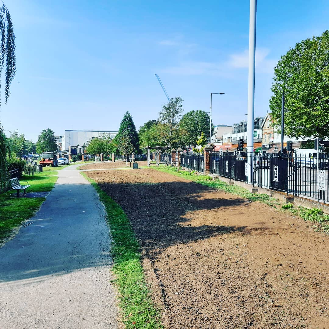 Barber_ENV's tweet photo. Little Red #sametractor prepping some ground for wildflowers this morning. Wildflower mixes going in next week. #wildflower #wildflowers
Uxbridge Road, West London. https://t.co/UKepmL3bIg