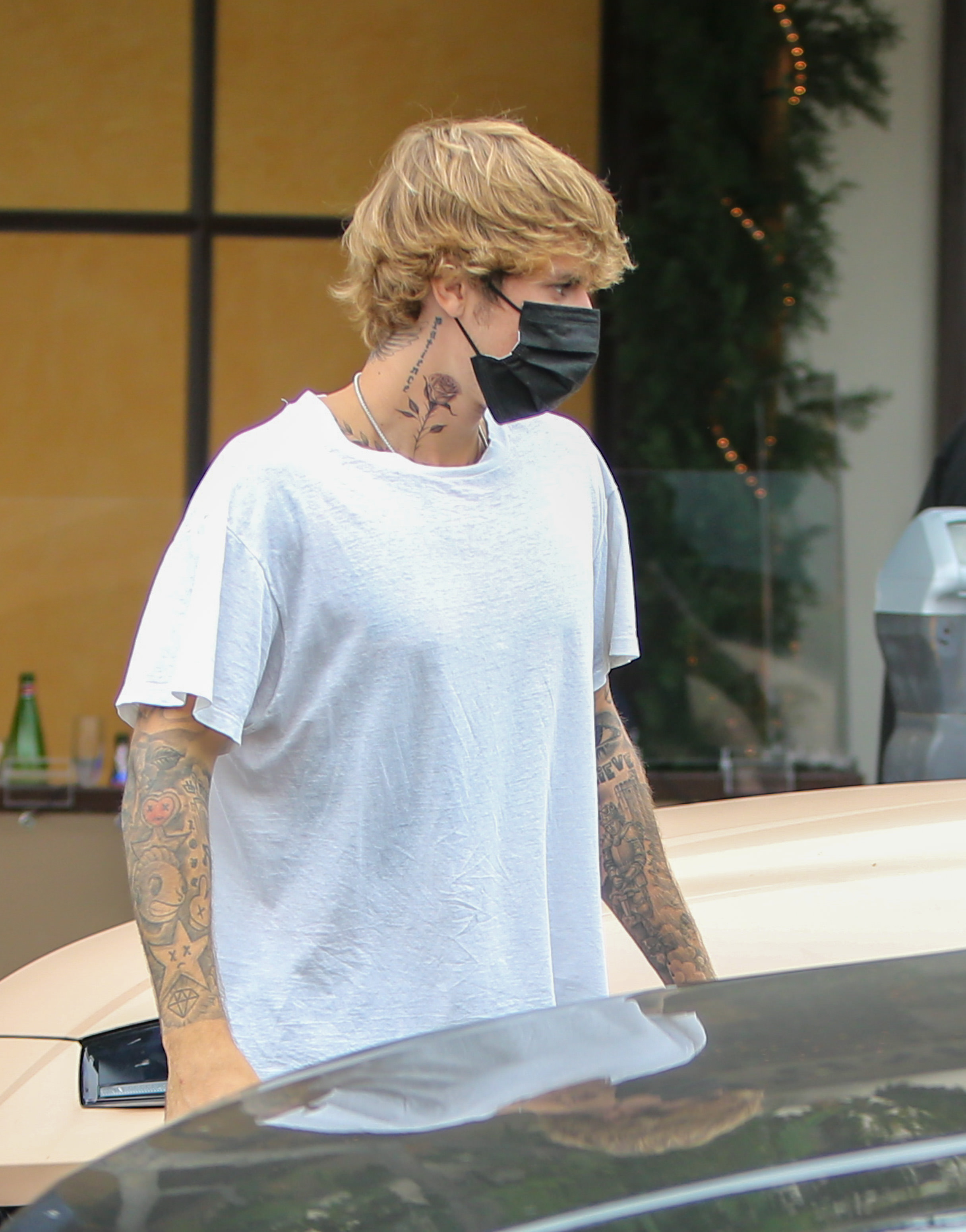 Beliebers are going crazy for Justin's long hair / Twitter