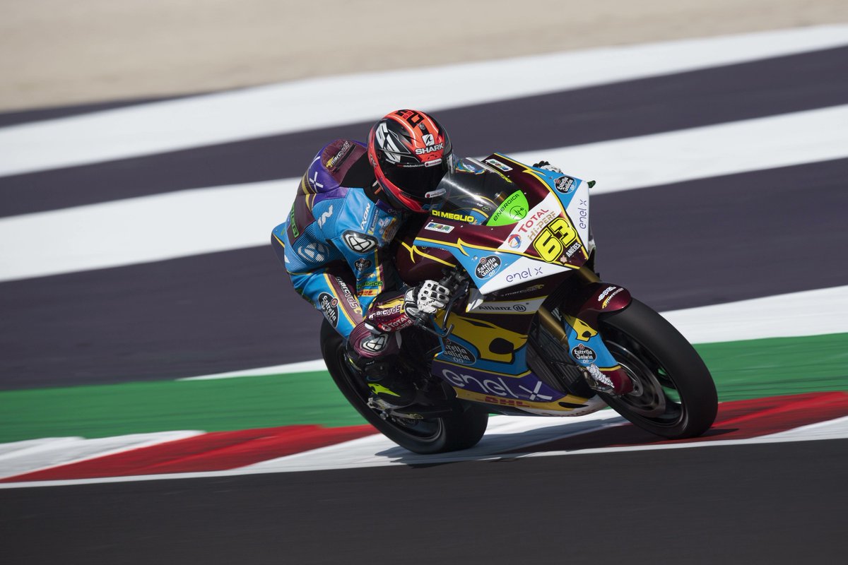 EpaddockIT's tweet photo. MotoE ⚡️riecco Mike Di Meglio 🇫🇷
Dopo alcune gare difficili, il francese è tornato a lottare nel gruppo dei piloti più veloci finendo il #SanMarinoGP a meno di 1 secondo dal vincitore.
https://t.co/o7lPWx255Q
#Mike63 #DiMeglio #MarcVDS https://t.co/N7XDcOmzOh