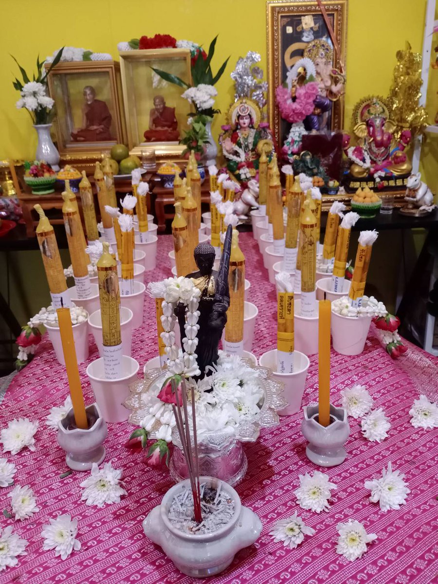 healallwoundsTH's tweet image. วันนี้มีฤกษ์จุดเทียนเสริมดวงให้ลูกดวงที่มีความปราถนาเสริมดวงให้ดีขึ้น รวมถึงการสะเดาะห์ปัดเป่าสิ่งไม่ดีออกไป และทางเราก็เสริมเทียนพิเศษคือเทียนสำหรับคนติดตาม Heal  ในทุกช่อง

ขอให้แสงสว่างจากเปลวเทียนในการจุดเทียนในครั้งนี้ ขอให้มีแต่สิ่งดี ๆ เข้ามาในชีวิต