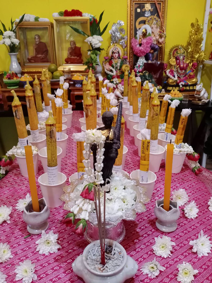 healallwoundsTH's tweet image. วันนี้มีฤกษ์จุดเทียนเสริมดวงให้ลูกดวงที่มีความปราถนาเสริมดวงให้ดีขึ้น รวมถึงการสะเดาะห์ปัดเป่าสิ่งไม่ดีออกไป และทางเราก็เสริมเทียนพิเศษคือเทียนสำหรับคนติดตาม Heal  ในทุกช่อง

ขอให้แสงสว่างจากเปลวเทียนในการจุดเทียนในครั้งนี้ ขอให้มีแต่สิ่งดี ๆ เข้ามาในชีวิต