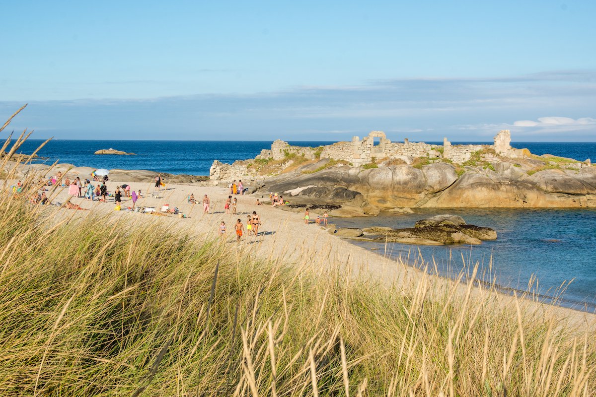 a_marinalucense's tweet photo. Una ruta costera 🌊 desde #Ribadeo hasta #OVicedo, nos deja estampas 📷 como estas...
👉 Y tú? Qué playa no te puedes perder cuando nos visitas❓
📷  Playa das Illas
📷  Playa de Lóngara
📷  Playa de San Cibrao
#vuelveaencontrarelnorte #slowlife #turismoslow https://t.co/D15SYvWjks