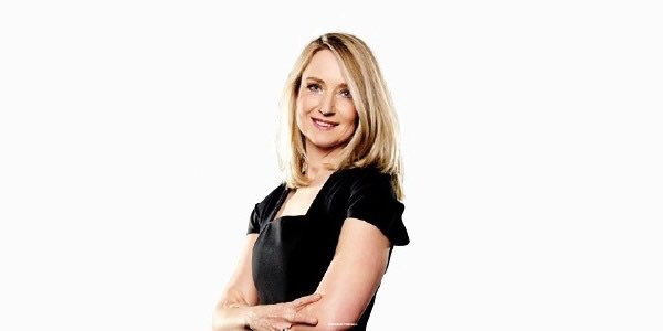 KGS1561's tweet photo. #KGSAlumniWall Meet @notonthehighst cofounder @SophieVCornish whose outstanding entrepreneurial initiative led to more than 5000 of the UK's most creative small businesses coming together  #ThisisKGS #KGSAlumni @The_IoD @IoDNI @SkyNewsBiz @GoodSchoolsUK https://t.co/gHEJszdKD5