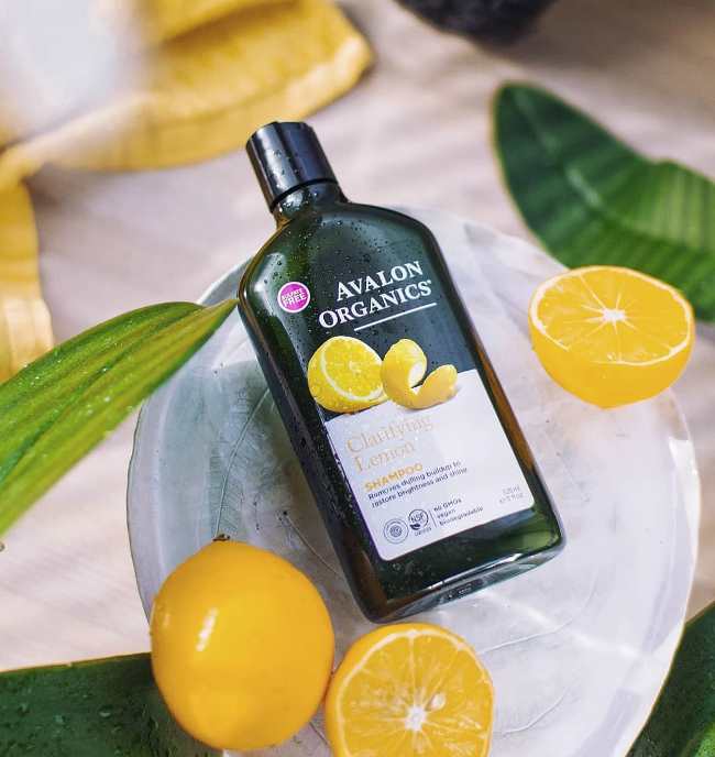 Cosnatural's tweet photo. Avalon Organics Lemon Shampoo made with essential oil, vitamin E, aloe and botanical cleansers to purify and refresh your hair 🍋 Available at https://t.co/2j5vQrVatM https://t.co/qg9gjWLh6k