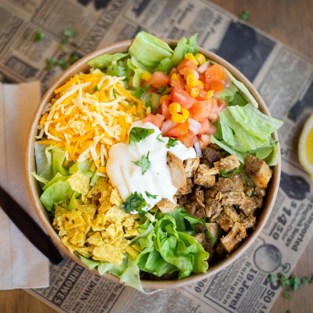 TakoAway's tweet photo. Empecemos la semana de manera healthy🙈. Pide tu #freshbowl con tu guiso favorito y ¡aprovecha el 2x1 de #SummerTexMex !😉.

#Takoaway #restaurantesmadrid #mexicanfood #texmexmadrid #comidamexicana #comidatexmex #madridfood #madrid #foodie #madridfoodie #Texmex https://t.co/Nd720a2ShY