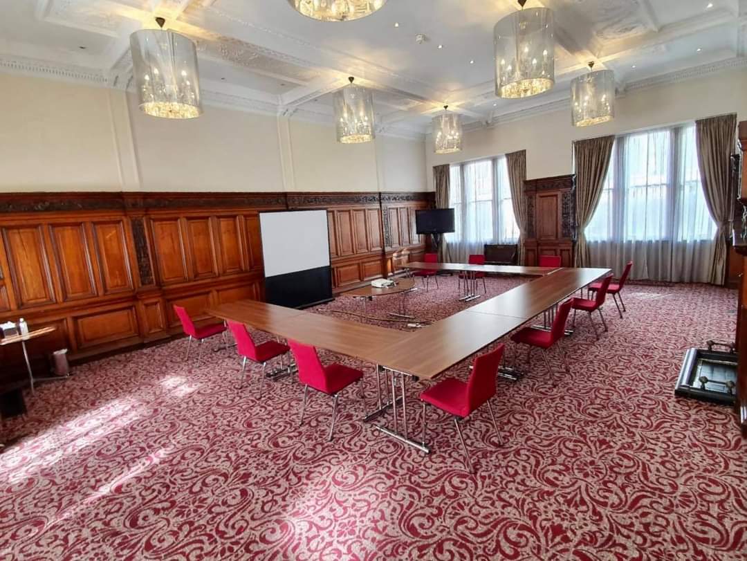 Leopold_Hotel's tweet photo. So pleased that small meetings are returning to the hotel, look how much space your next meeting could have in the glorious Oak Suite. Call 01142524000 to discuss.
#LoveLeopold #meetingofminds #conferencecomfort #thenewnorm https://t.co/72PM0ouVRk