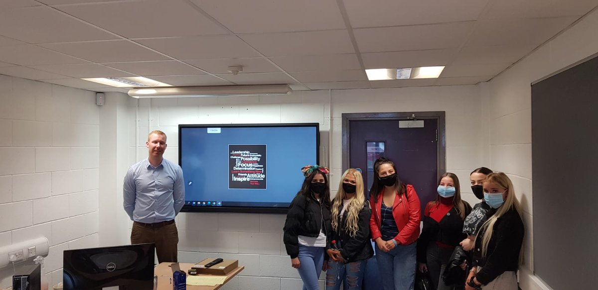 Workforceonline's tweet photo. Non stop at Workforce with our new first year students busy in their vocational areas &amp; essential skills classes! 

The new students are making a very positive start to life at Workforce &amp; are making a great impression on their tutors! 

These new students #madetherightchoice https://t.co/DXz1QT9uXu