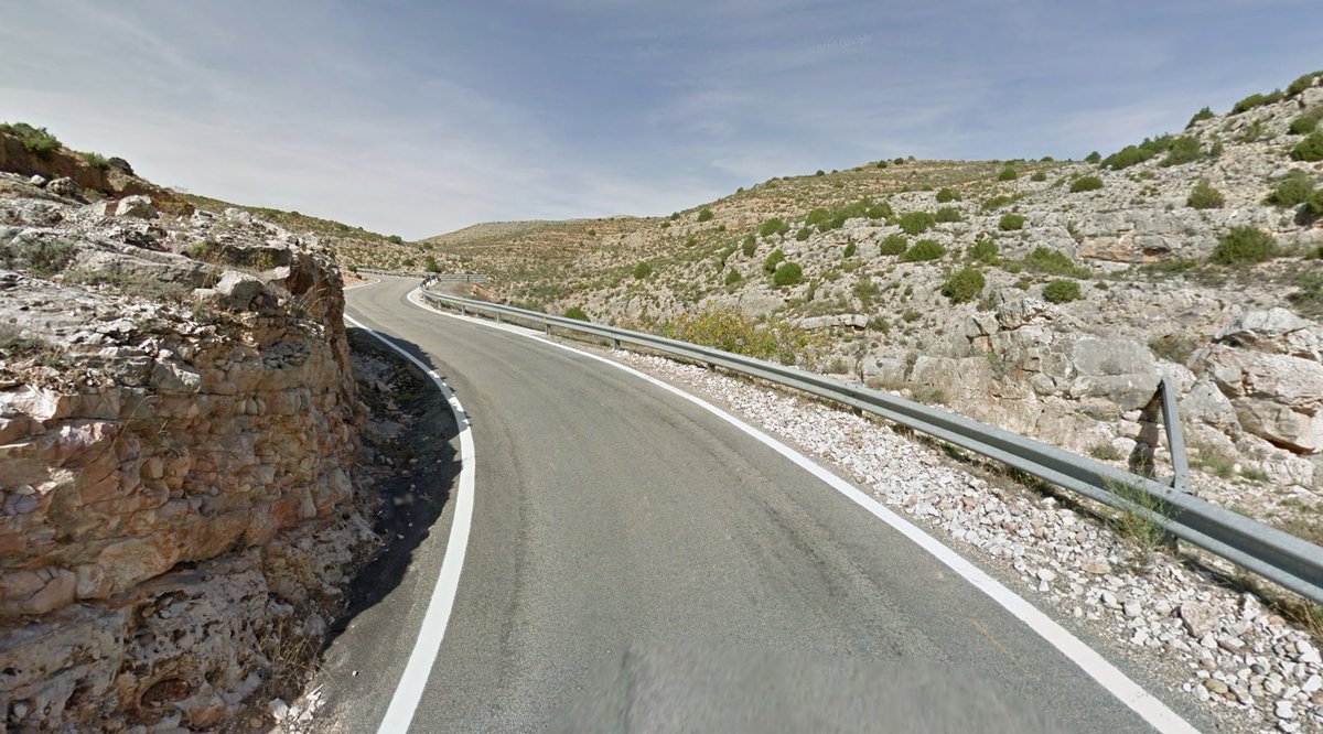 DPZaragoza's tweet photo. La @DPZaragoza saca a concurso el arreglo de la #carretera que conecta #Cetina y #Calmarza por 1.954.000€. Las obras comenzarán a principios de 2021 e incluyen la mejora del trazado de la vía, la ampliación de la calzada y el refuerzo del firme en 7,75 km
https://t.co/qls0jSOOPU https://t.co/lAgwxH33ID