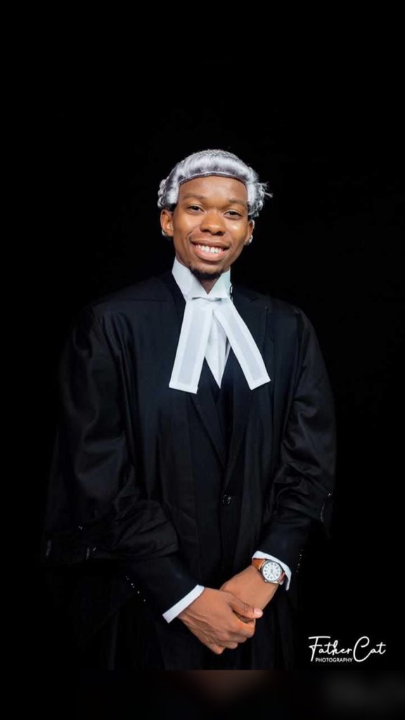 Abdulmaidoki's tweet photo. 15-09-2020

Two of my close friends were called to #Bar today.

While showing my hearty congratulations to them, and the entire #Bar2020, I pray to Allah SWT to guide them and protect them in fulfilling the oath taken today and serving justice to Nigeria and Nigerians. https://t.co/4OHmZfeCk1