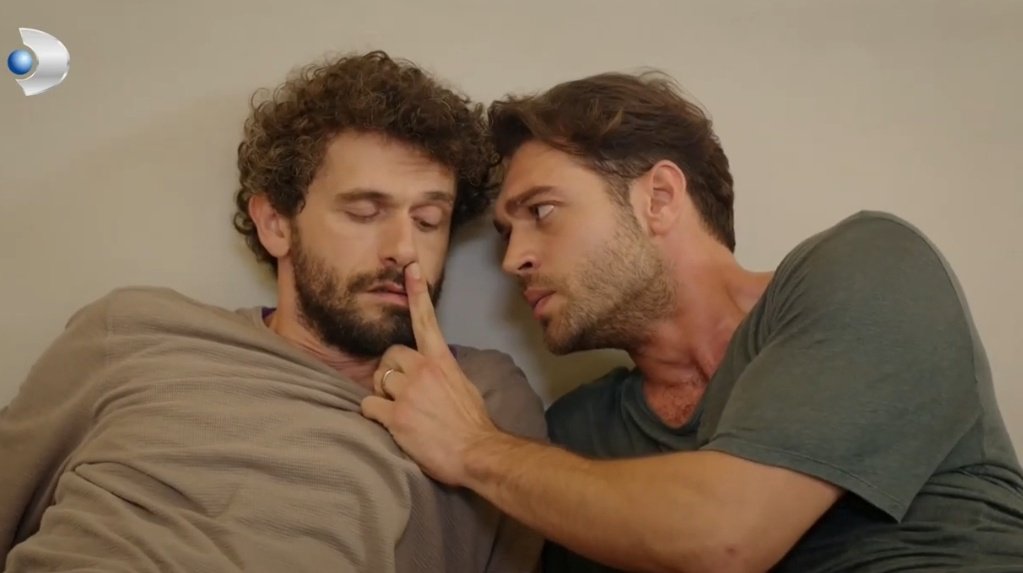 Gabi09234793's tweet photo. #AtDem 🤫
#FurkanAndıç #YiğitKirazcı #CatiKatiAsk https://t.co/BEO6iQCbtK