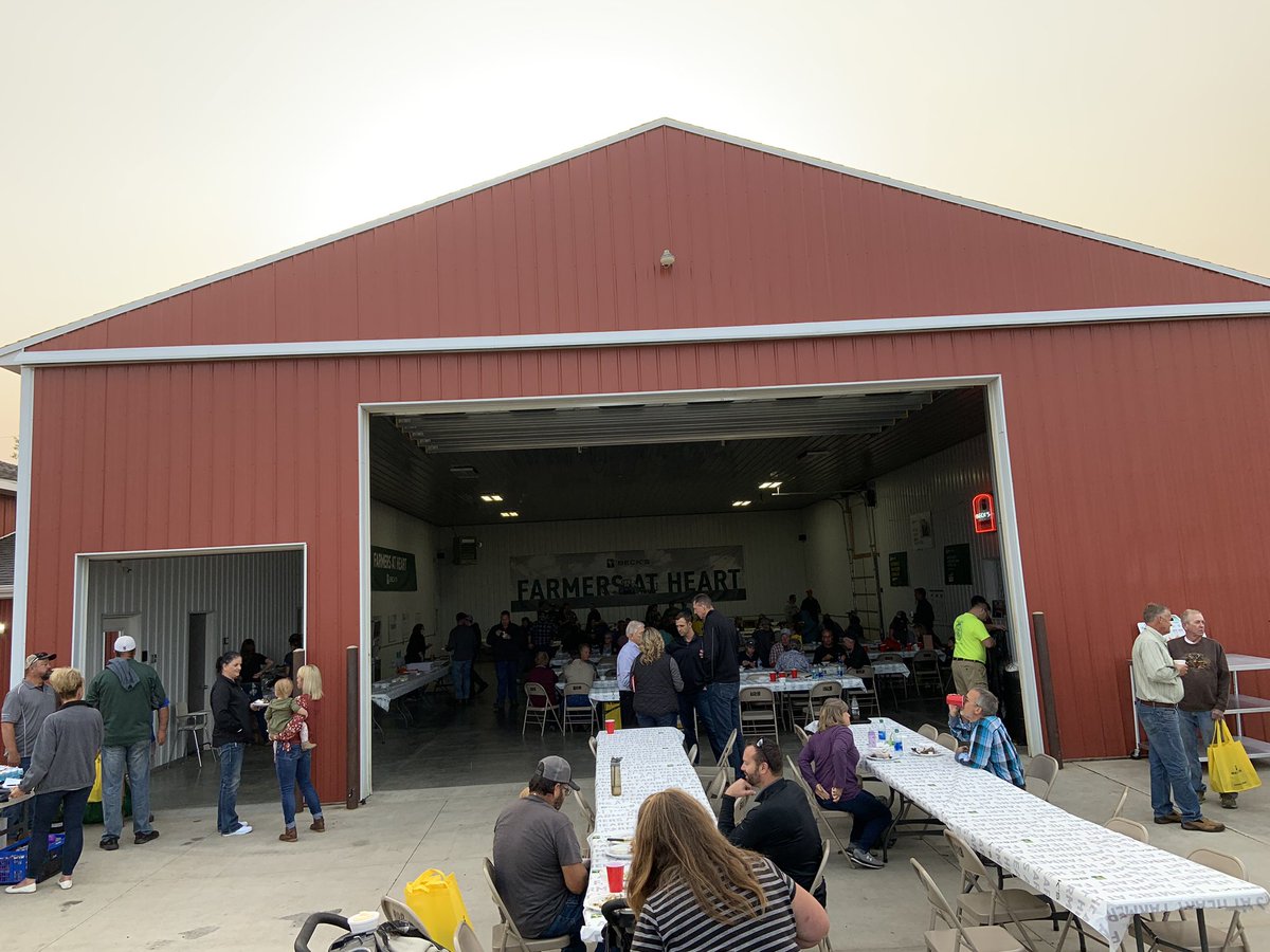 BecksAgMI's tweet photo. Two great field days/customer appreciation events at with Grand River Ag and @SeedBrb! Happy to have Sonny Beck and many other coworkers from our headquarters in Atlanta come up and visit dealers and customers throughout the state! https://t.co/8Z9sbdwu3g