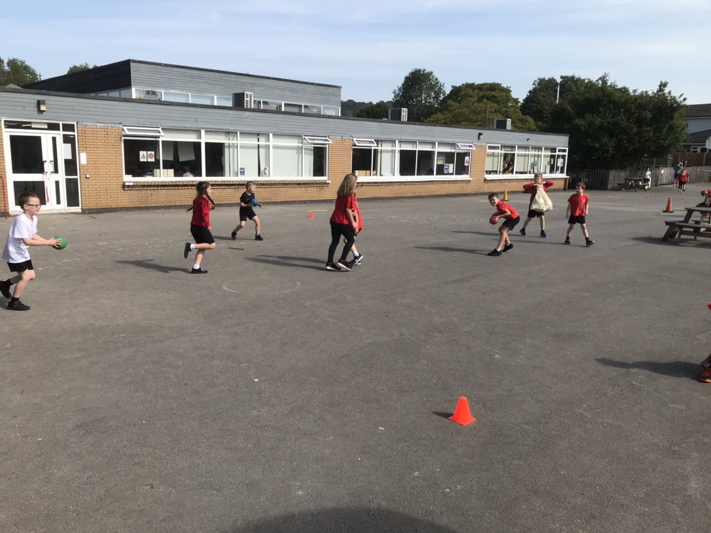 HMillSchool's tweet image. Team3 are enjoying their dodgeball session with coach Rory! 🎾