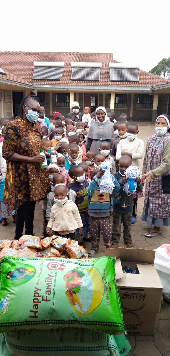avsi_kenya's tweet photo. masks and 50 bottles of sanitizers.

#AVSI #PeopleForDevelopment #CooperationProjects #CommunityDevelopment #GraduationToResilience #DistanceSupportProgram #Education #Women #Youths #Children #OVC #Healthcare #Nutrition #ProtectionHumanRights #HealthWASH #FlattenTheCurve https://t.co/C4LlR61xzf