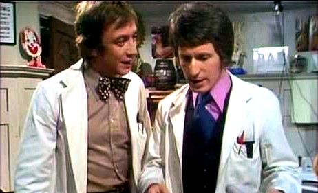 NevilleFChambe1's tweet photo. LWT's #DoctorInCharge (1972-73) based on the set of comic books by #RichardGordon #BOTD &amp; inspired by the success of the films of the 1950's &amp; 60's about the misadventures of a group of doctors starring #GeorgeLayton
#RichardOSullivan  #GeoffreyDavies #RobinNedwell &amp; #ErnestClark https://t.co/v789OmmJjC
