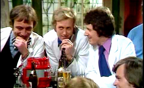NevilleFChambe1's tweet photo. LWT's #DoctorInCharge (1972-73) based on the set of comic books by #RichardGordon #BOTD &amp; inspired by the success of the films of the 1950's &amp; 60's about the misadventures of a group of doctors starring #GeorgeLayton
#RichardOSullivan  #GeoffreyDavies #RobinNedwell &amp; #ErnestClark https://t.co/v789OmmJjC