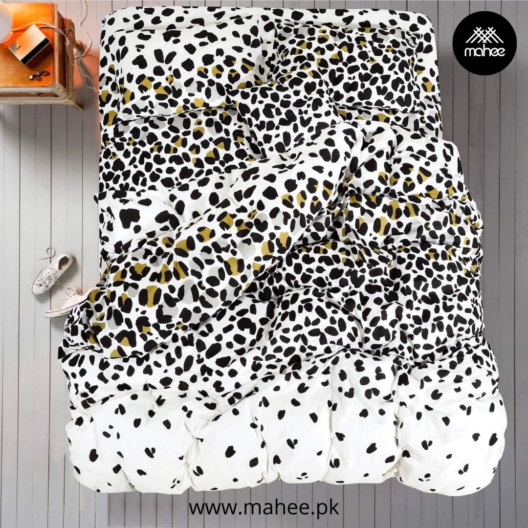 MaheepkOfficial's tweet photo. Be magnificent as the leopard. Add some evergreen prints to elevate class of your bedroom π
To grab your set message us anytime π
Love Mahee π
#home #homestore #bedding #exportqality #bedsets #luxurybedsets #bedsheetseller #beddingbuzz #Pakistan #Maheepk https://t.co/y3cZ2HQ85Q