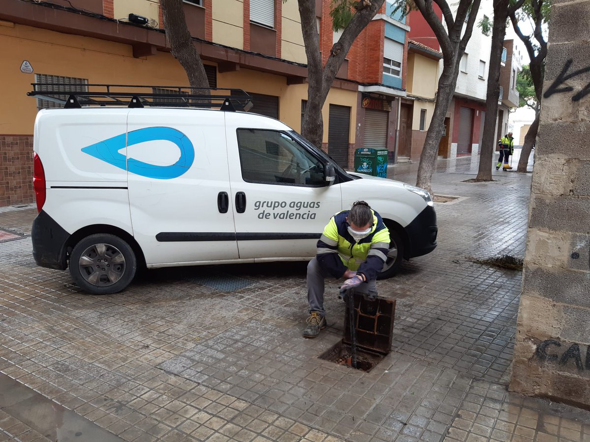 GlobalOmnium's tweet photo. 🔵Gracias a todos los que hacéis posible #GlobalOmnium

👩‍🏭👩‍🔬👨‍💻👩‍🔧Detrás de un gestor tan rutinario como abrir el agua del grifo 🚰💧 hay más de 3.000 profesionales trabajando para asegurarte un servicio las 24 horas los 365 días al año #Atulado https://t.co/gZLLSPdF14