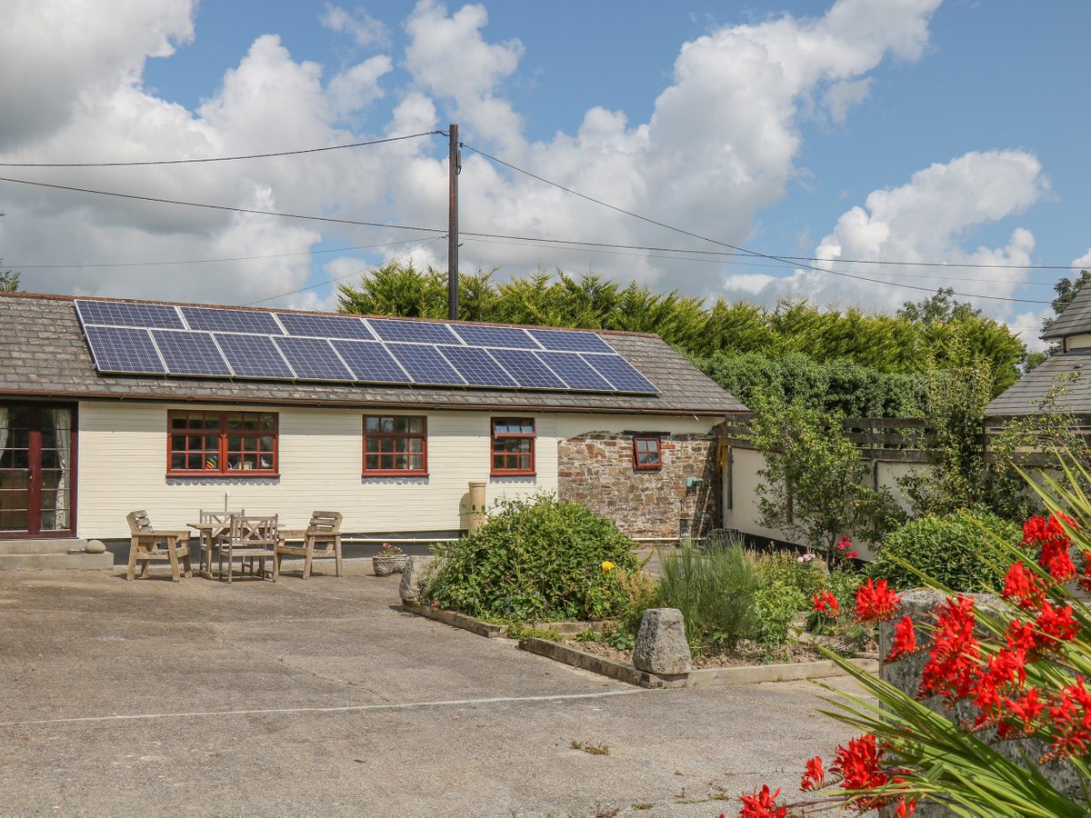 Cottage_Getaway's tweet photo. Last Minute Holiday Cottages To Rent In Devon.
Around 200 cottages available within the next 4 weeks https://t.co/Rc5wI4qQIN  Featured: The Shippen  Ashwater near Holsworthy  Sleeps 4 Pet Free SAT 10TH OCT TO SAT 17TH OCT (7 NIGHTS) £419.00 https://t.co/RXwPxI2pBf