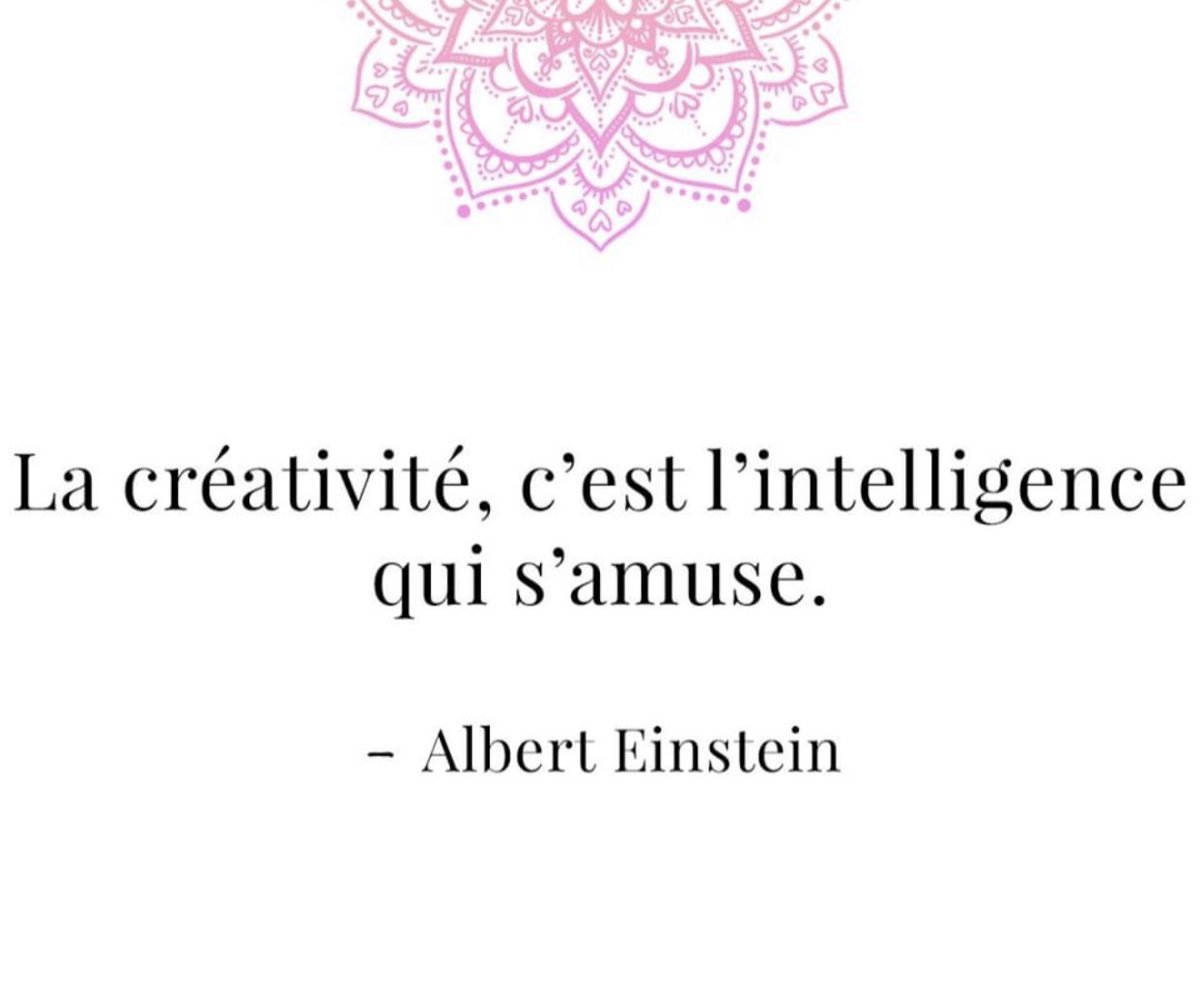 jijicamb's tweet image. bonne journée 😉😘 #creativite #intelligence #samuser #alberteinstein #citation @Feminastrocom