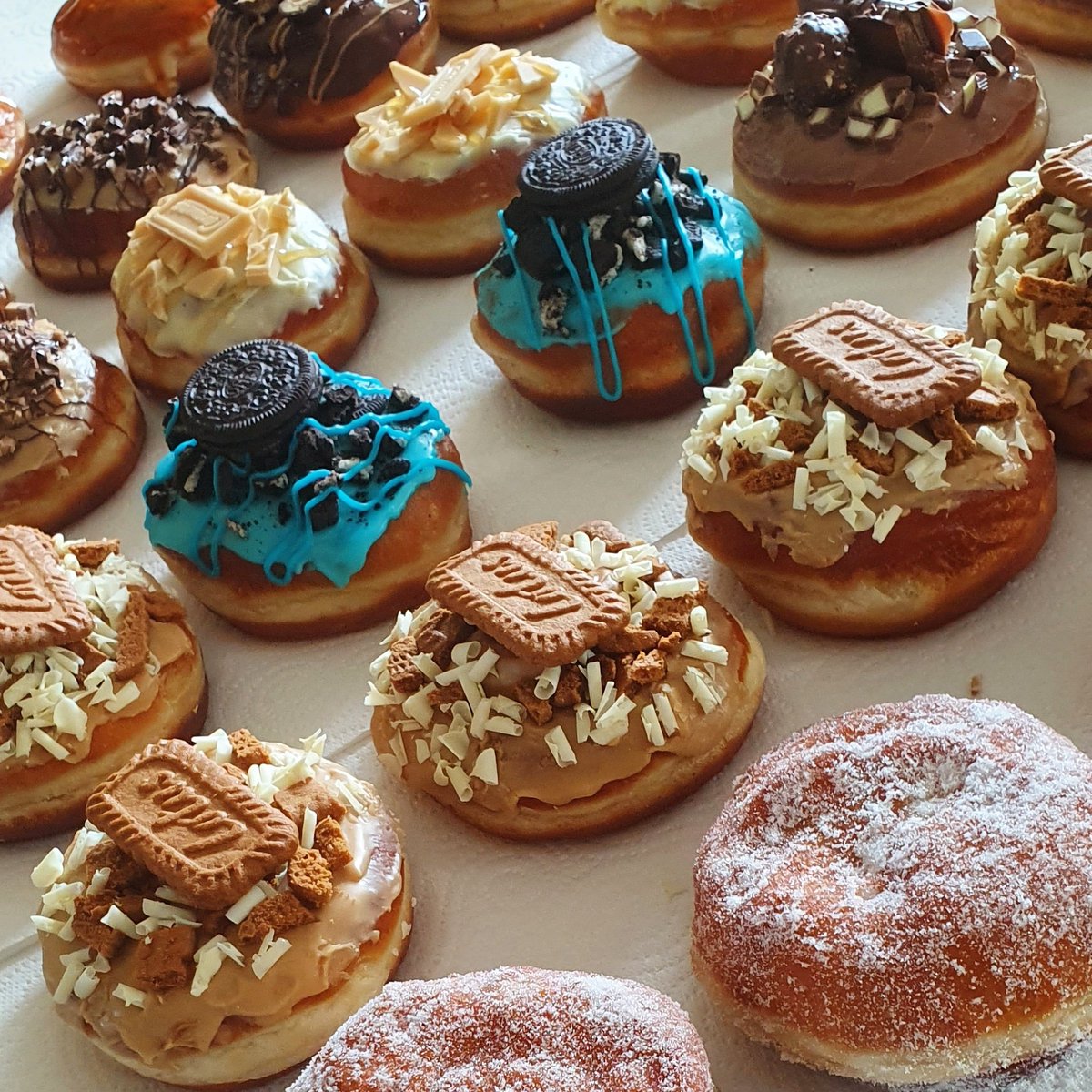 We at Unholy Donuts think Tuesdays are worse than Mondays 😴 So have this to help you get through today 🍩

#unholydonuts #donuts #doughnuts #donut #doughnut #dessert #wokingham #berkshire #reading #foodie #foodporn