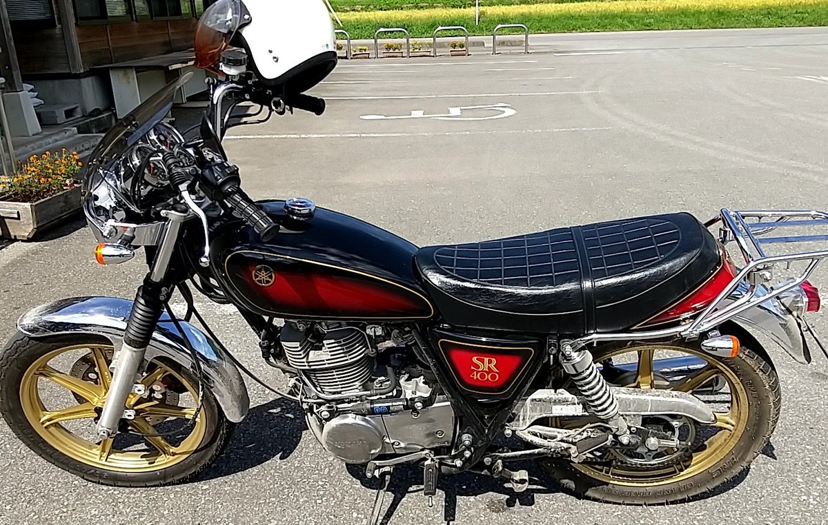YF25208134's tweet photo. 名前:ホラン
性別:おとこ
車種:SR400FIサンバースト
一言:鹿沼市在住です。
SR乗りの方、バイク好きの方、仲良くしましょう。

#バイク乗りとして軽く自己紹介 
#バイク乗りと繋がりたい 
#SR400 https://t.co/96Vwgwl8b9