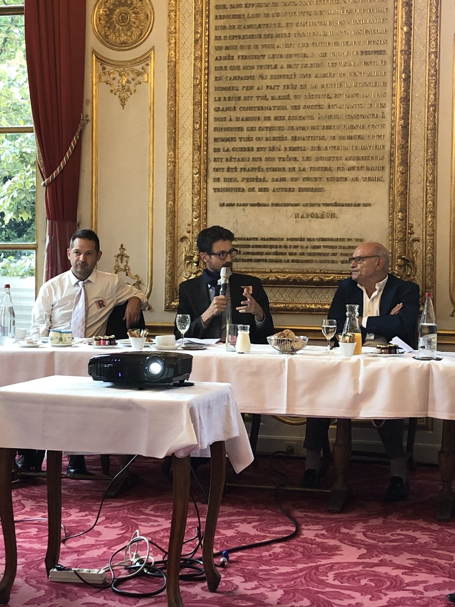 Le Cerema se mobilise pour la #resilienceterritoriale et accompagne les #territoires dans leurs actions et projets en la matière. Yannick Prebay et Nicolas Beaurez présentent les travaux du Cerema au #Sénat en présence de <a href="/jm_leguen/">Jean-Marie Le Guen</a> président de <a href="/Fr_Resilience/">Resilience France</a> 
#PDJ_Sénat