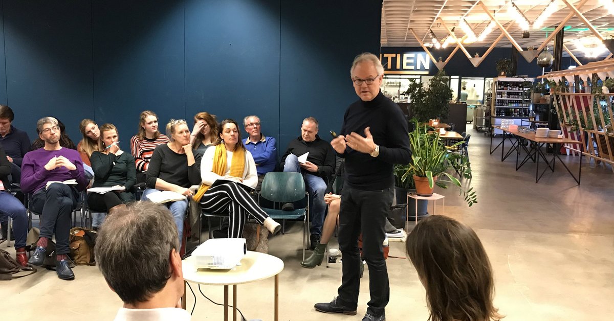 'Waarom doe ik het? Doe ik ertoe? En hoe weet ik dat?' Een interactieve ontdekkingstocht naar persoonlijk #leiderschap, naar de belofte aan jezelf, je omgeving &amp; onderwijs. Op 12 oktober zijn we te gast bij <a href="/NimetoNU/">Nimeto Utrecht</a> >>  ontmoet @jan_fasen, elkaar &amp; œ! eventbrite.nl/e/tickets-comm…