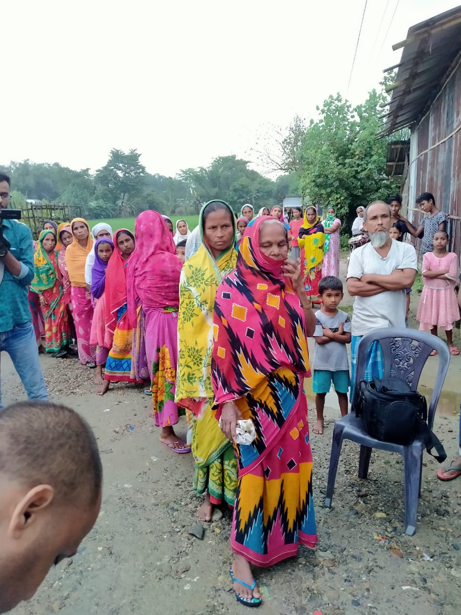 Ambaruah's tweet photo. Distribution of relief materials to flood affected people of Lakhimpur Dist. My heartfelt thanks to National GS @tasangma sir National Secretary @nppsasank sir, @npp_nb for kind support &amp; help. @SangmaConrad @JamesSangma1 @Mutchu4 @SurajeetSangma @NPPIndia_ @youth_npp @npyfassam https://t.co/tXI0IEhICQ