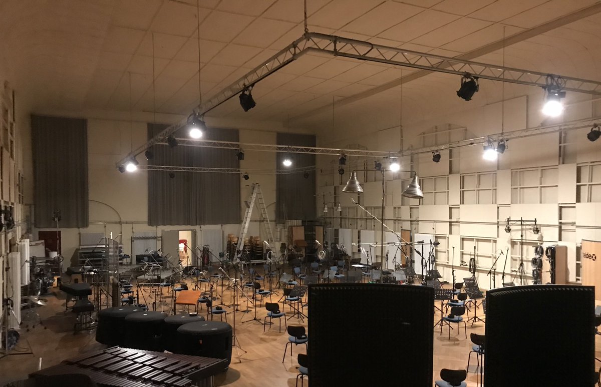 Today I’m in Berlin, working with musicians who get regular covid tests, &amp; those who cannot yet return to work have a flexible furlough scheme in place till 2022.

In the UK key workers in hotspots can’t even get a test, &amp; income support for most musicians stopped last month.