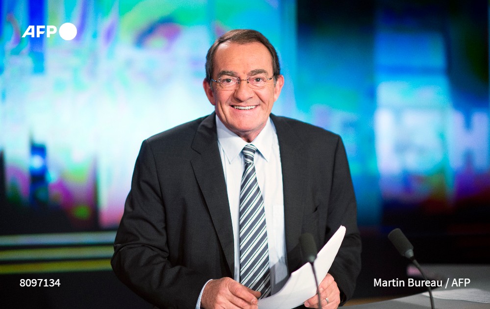 afpfr's tweet photo. Jean-Pierre Pernaut va quitter le 13H de TF1, qu'il présente depuis 1988 (chaîne) #AFP https://t.co/ZCz4muqMXF