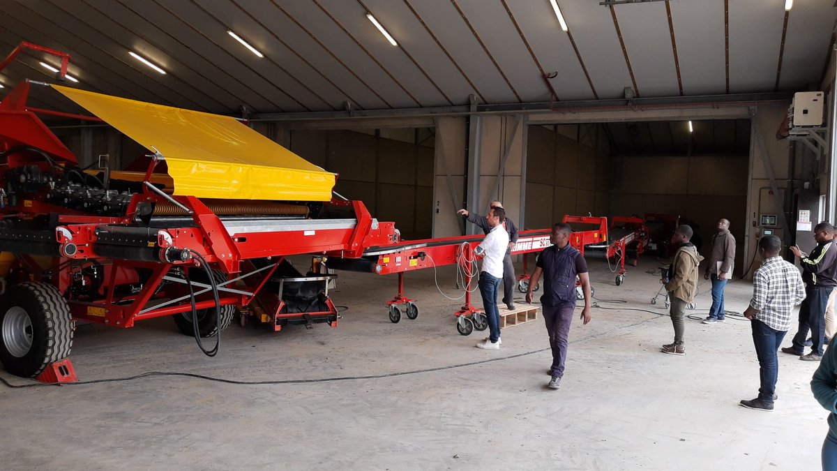 HiViewNL's tweet photo. Last week's lectures @ihedelft (Univ for Water Education from UN). Martijn de Klerk @FutureWaterNL and @HiViewNL conducting lectures on #drones imagery processing and flight demos. Extra: @landbouwbedrijfSchipper in #DeHoekscheWaard, showed us the machinery and stores. https://t.co/DOTJORC7dC