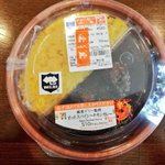 セブンイレブンのカレーがとてもおいしそう。スパイスが効いていて、食べ応えのあるチキンが入ったおいしそうな一品。