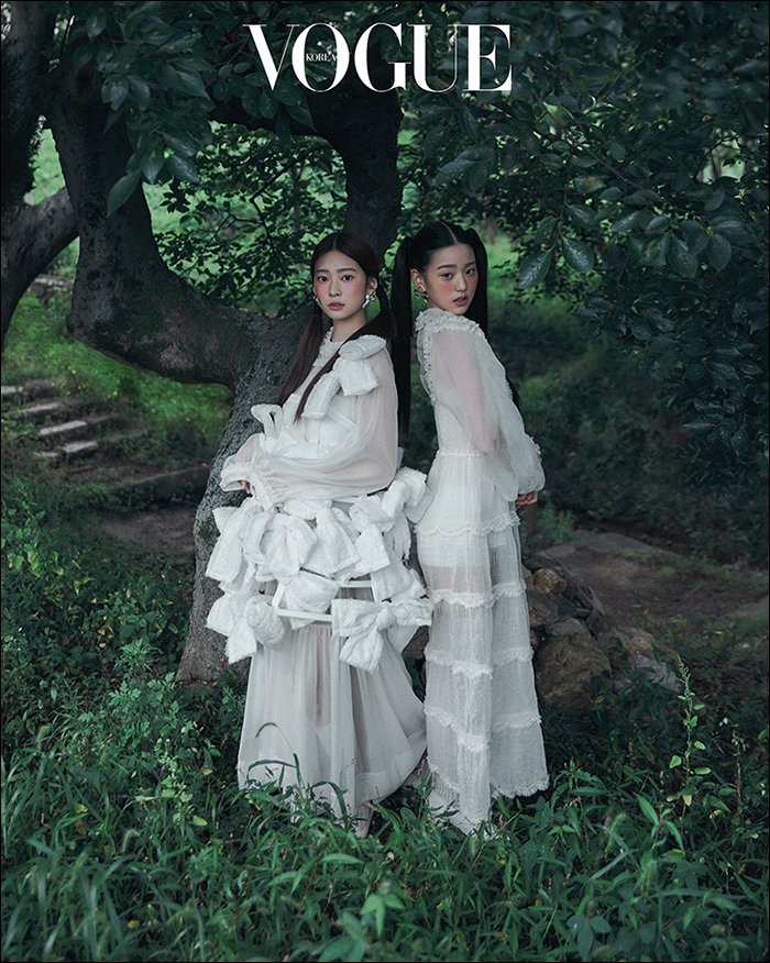 PHOTOSHOOT - IZ*ONE's Minju & Wonyoung for VOGUE KOREA October Issue