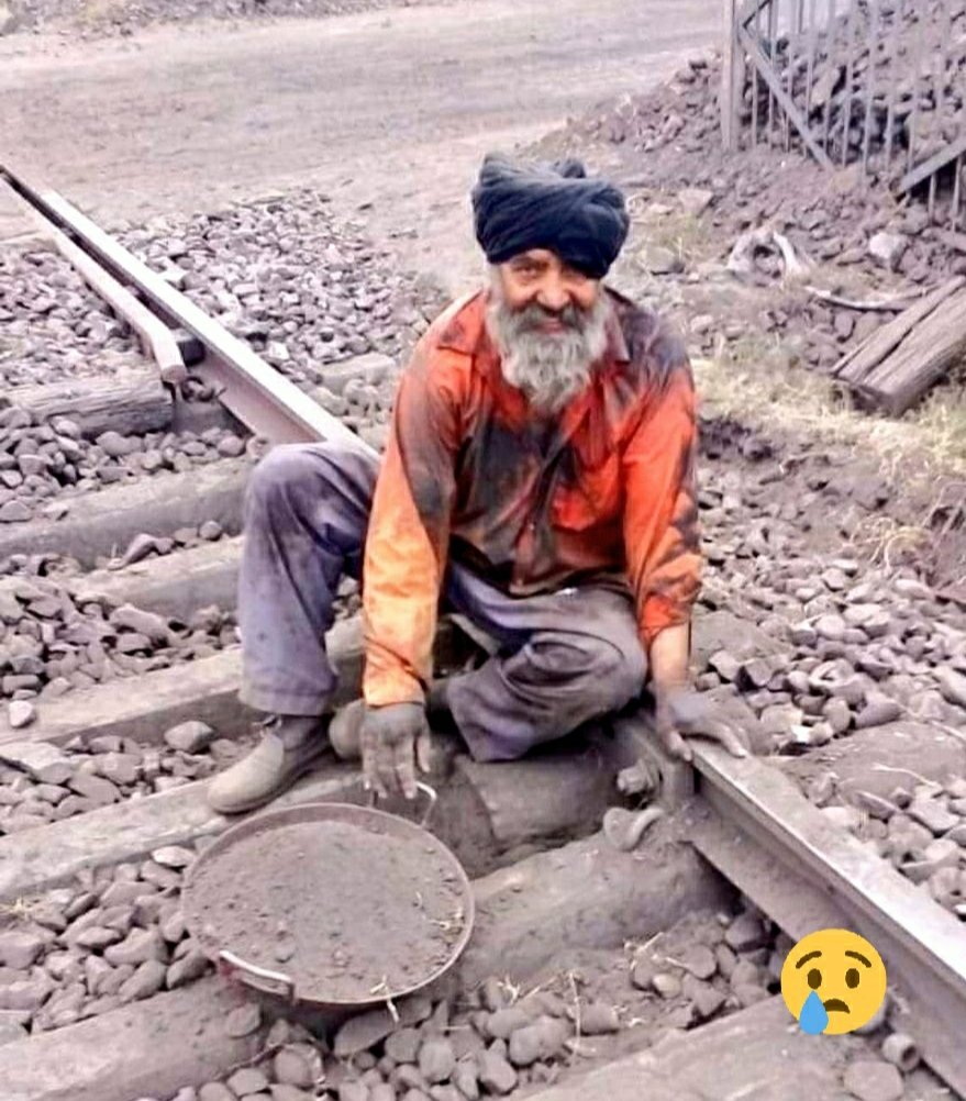 Dashrat12650885's tweet photo. #ldceOpen4Trackman
#ldceOpen4Trackman 
#ldceOpen4Trackman 
#ldceOpen4Trackman 
@PiyushGoyalOffc 
@RailMinIndia https://t.co/32J6KVMjA6