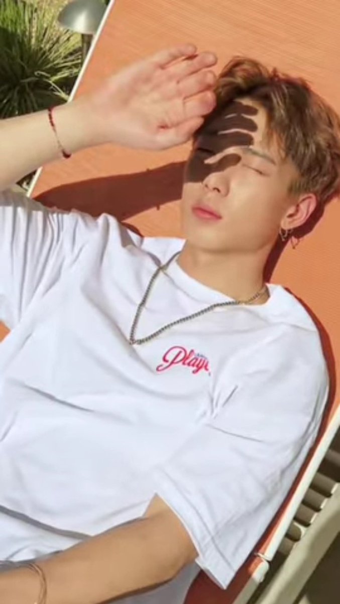 ikonstellations's tweet photo. @mtzlmtzl @superiorjunhoe
@protectkhb @angelicanievaaa
#3YearsWithLoveAndFall #BOBBY #๋ฐ๋น https://t.co/6eakEPO1oM