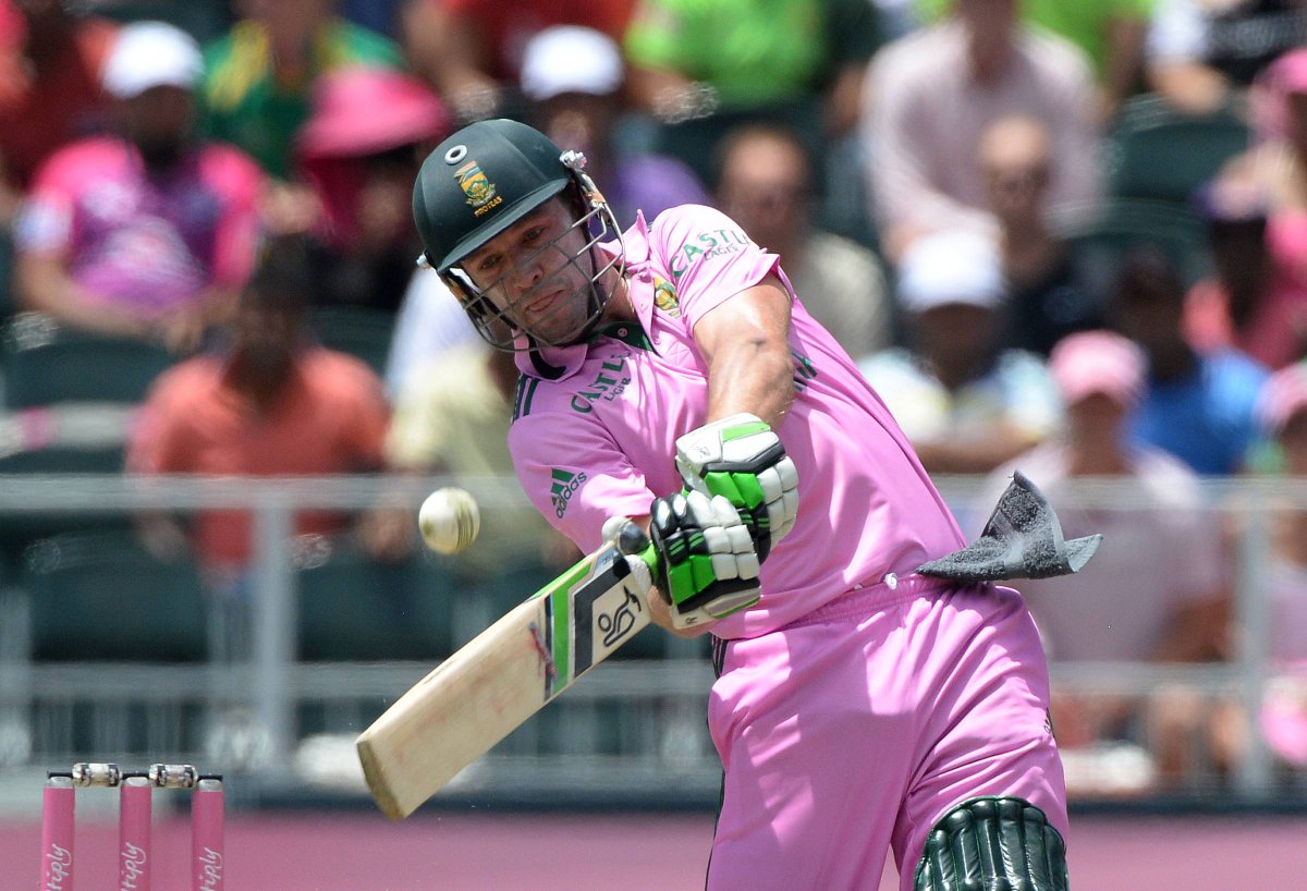 ICC's tweet photo. How many dot balls did AB de Villiers face in his 🔥 44-ball 149, featuring the record 31-ball 100, against West Indies?

A. 5
B. 2
C. 0
D. 8 https://t.co/JquKH5jET9
