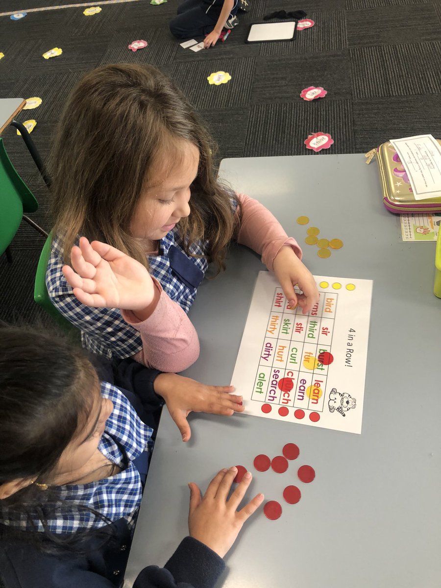 HinchinbrookPS's tweet photo. Year 2 working hard in phonics... Explicit instruction, fun activities and differentiation. We 💙 phonics! https://t.co/HV0JJKOBKI