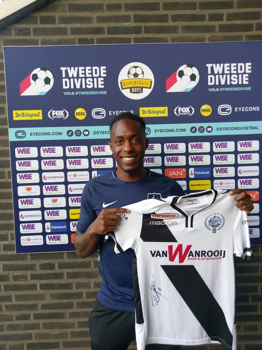 Hartelijk dank Furhgill, <a href="/EdwinSmolders/">EdwinSmolders</a> voor het lijntje en Jaco van <a href="/vvrbb/">Rijnsburgse Boys</a> dat de handtekening Furhgill op dit prachtige <a href="/mijnfcdenbosch/">FC Den Bosch</a> jubileum shirt staat. Gaat een mooi plekje krijgen. Heel trots op!