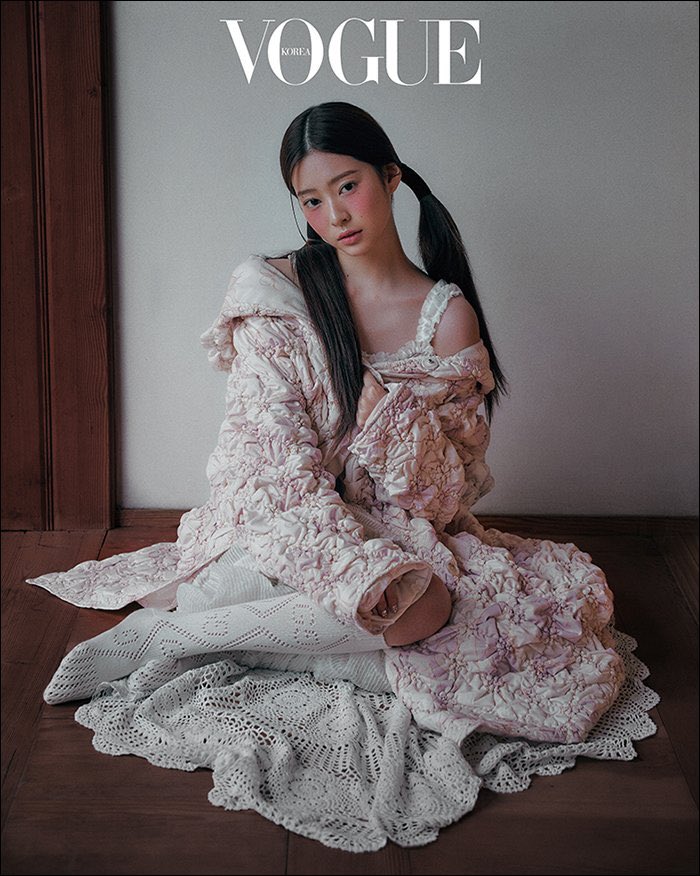 minjufeed's tweet photo. vogue korea https://t.co/Hmsi43oY6n