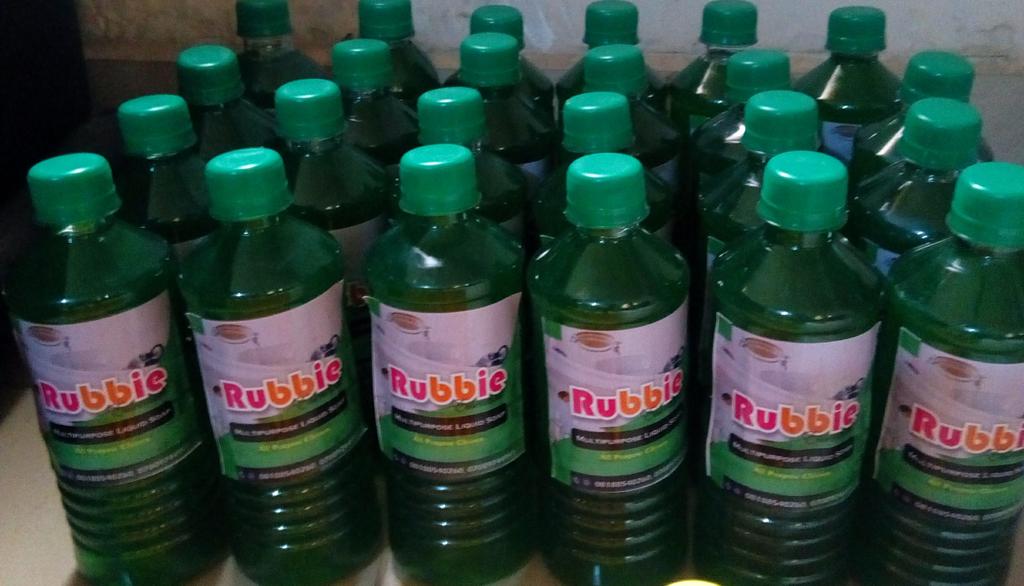 Modupeoluwa___'s tweet image. I produce and packaged products such as
Multipurpose liquid soap 
Air freshener 
Germicides 
Active bleach 
Active Toilet cleaner etc

RUBBIE ESSENTIALS products are available in both retail and wholesale prices or as souvenirs for your guests. 
Contact 07089744941.

Kindly RT🙏