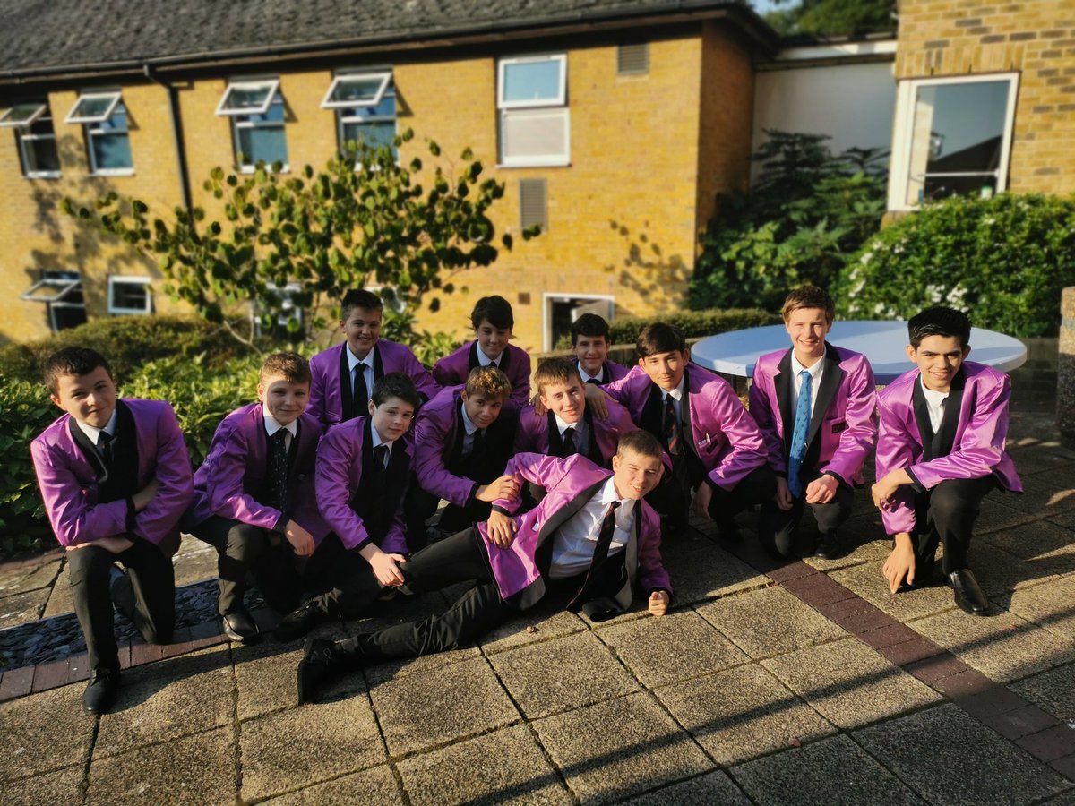 BartleFrereHse's tweet photo. BF Middles 2020-21
Ready for school before flipping their blazers for the 'Fresh Prince' look https://t.co/1CRuzY7pNq
