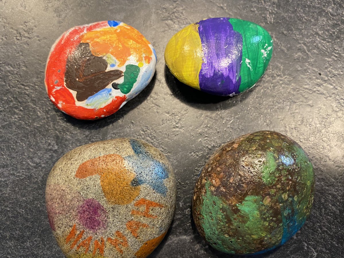 davidsilkstone's tweet photo. @PinewoodsHgt Weβll be there this morning hiding some new painted stones! Freshly varnished. #PinewoodsRocks https://t.co/eDRTMSNM4n