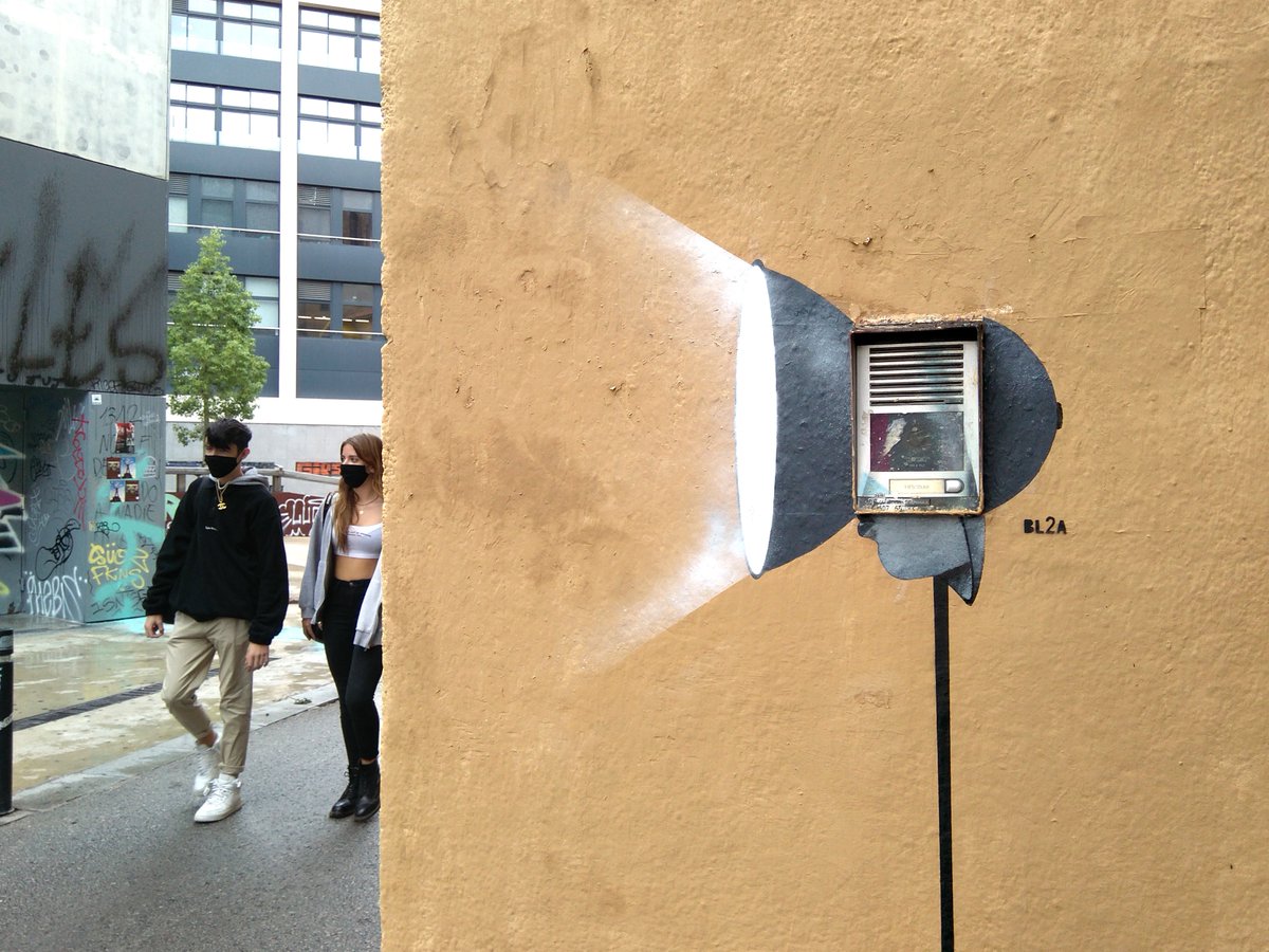 BL2A_'s tweet photo. Ilumina la ciudad. Light up the city. #streetart #urbanart #artonwalls https://t.co/lBN2gO0PHb