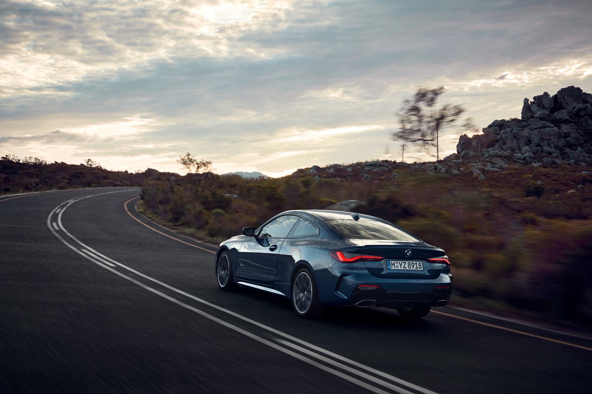 BMWGroupFrance's tweet photo. Vous êtes 70% à interagir par la voix avec votre BMW. Vitre qui s'abaisse à l'entrée d'un parking, sélection d'un mode de conduite spécifique, automatisation de certaines actions... Et vous, que demandez-vous à votre assistant personnel BMW ? #VirtualAssistant #IA #ShiftInMotion https://t.co/V7XaYBCCte