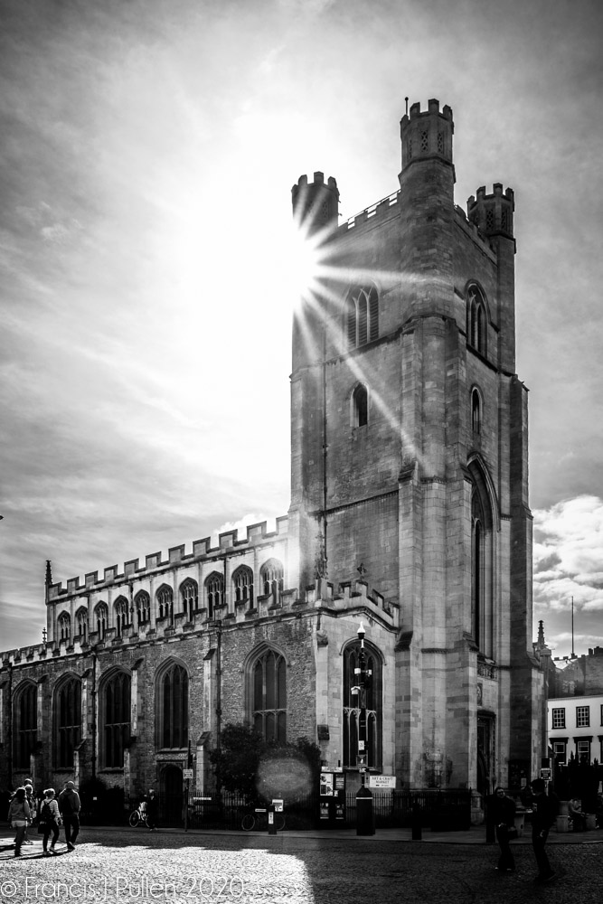FrancisPullen's tweet image. Early morning sunburst on the edge of the tower of @greatstmarys The University Church, Cambridge.
#sunburst #smallaperture #highcontrast #blackandwhite #architecture #citycentre #universitychurch #cambridge #shadows