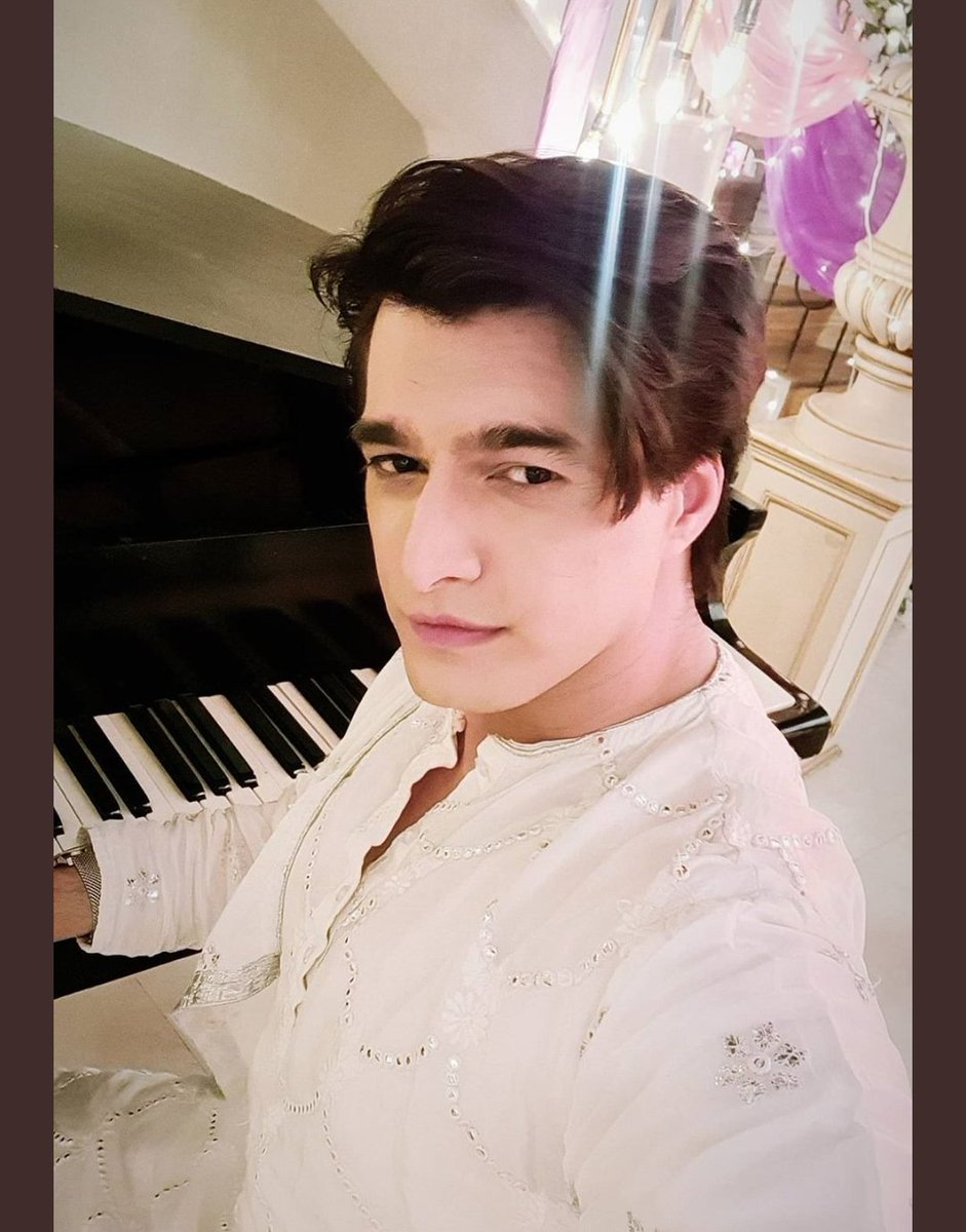 Bilal_sukoon's tweet photo. #MohsinKhan
#DashingHero #SuperHero
#SuperTalented
📍💯Mohsin's mission: One day I will make world record in winning hearts of people in this world 🌐❤️
#HandsomeHunk
#ShaayarSaahab⤵️⤵️
@momo_mohsin 💎💎💎
From @ArtistZentangle https://t.co/WKPz4zlwVn