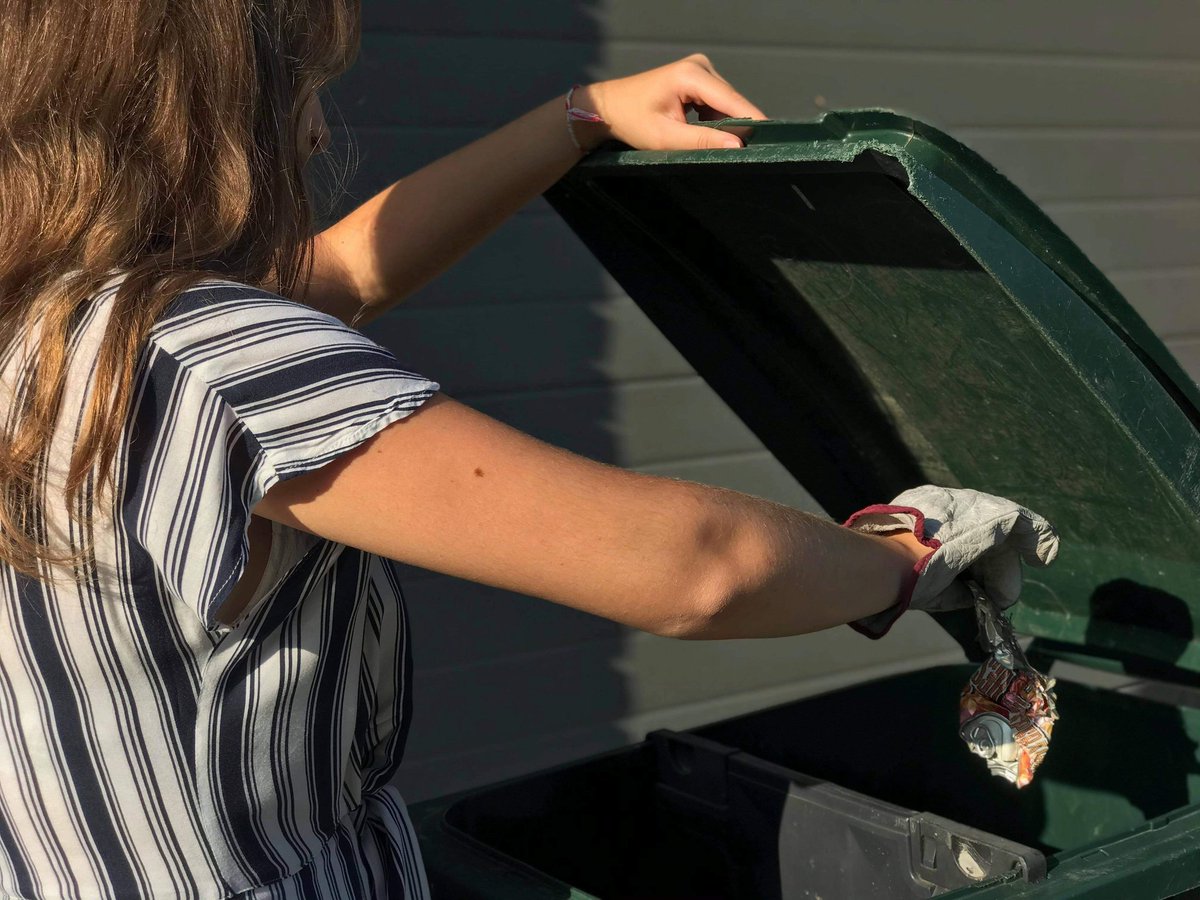 ClimateLittle's tweet photo. #worldcleanupdaychallenge πͺ
Bravo @garance_legrix pour ce geste essentiel !!
J-4 avant le #worldcleanupday2020 !
#LittleCitizensforClimate #pollution #worldcleanupday
#waste https://t.co/icix6v7umA